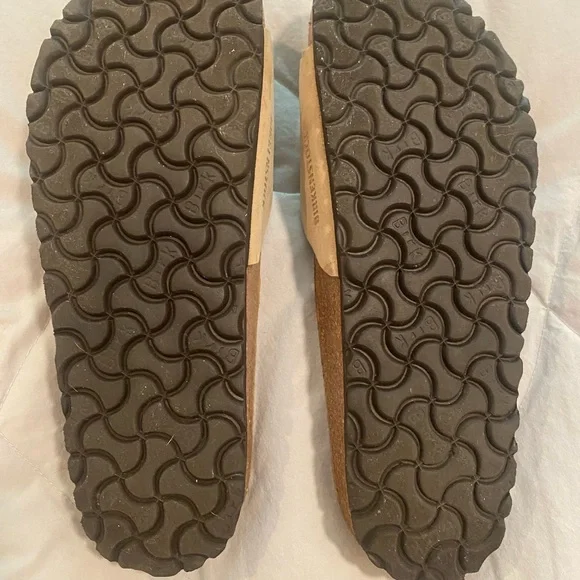 Birkenstock Tan Sandals with Gold Buckle - Picture 3 of 3